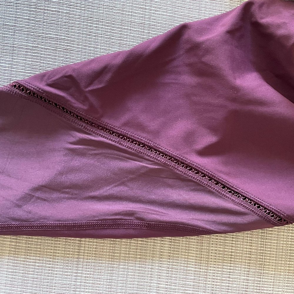 Lululemon Burgundy Capri 17" Size 6 - Picture 5 of 6